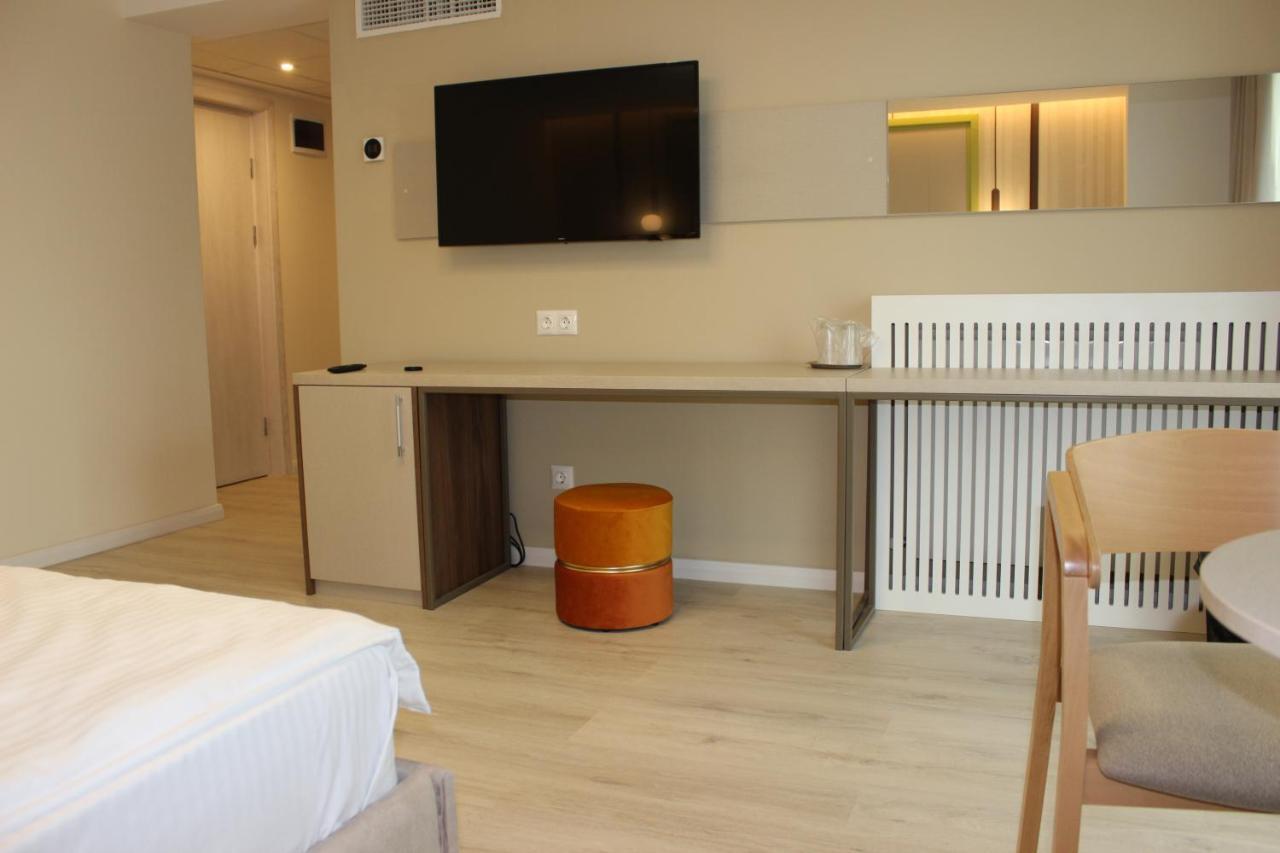 Hotel Anina Текиргьол Екстериор снимка