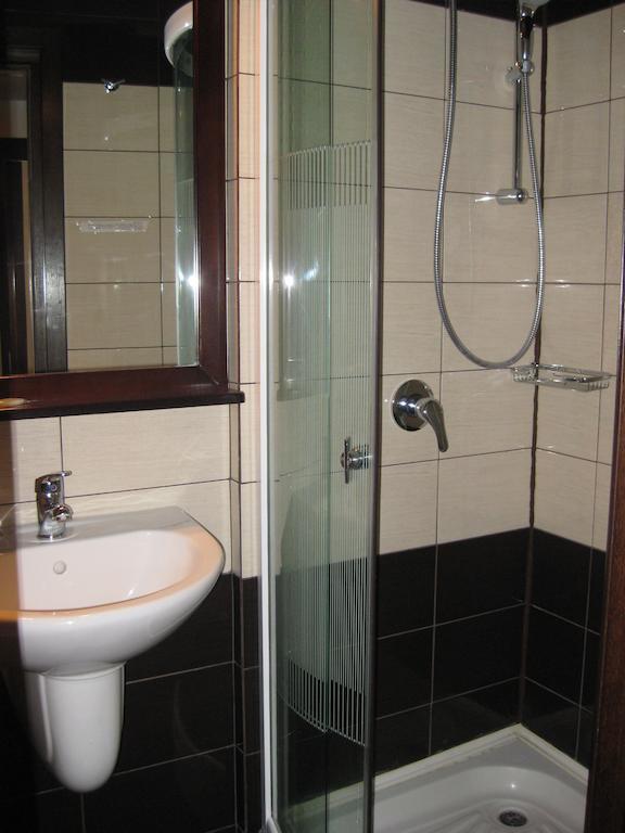 Hotel Anina Текиргьол Екстериор снимка