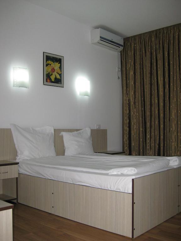 Hotel Anina Текиргьол Екстериор снимка